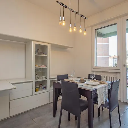 Appartamento Modern 3 Bedroom With Balcony Steps From San Siro By Rentopolis