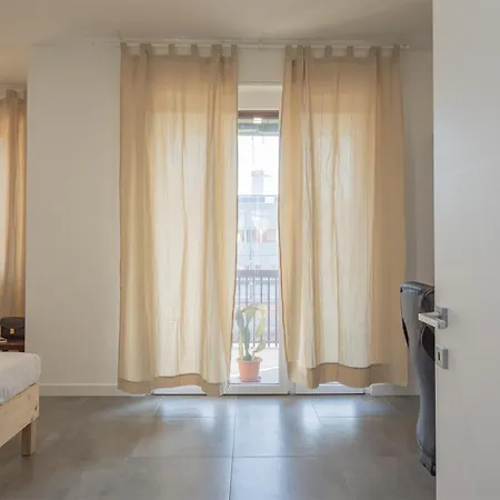 Modern 3 Bedroom With Balcony Steps From San Siro By Rentopolis Apartmán *