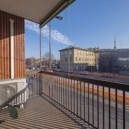 Modern 3 Bedroom With Balcony Steps From San Siro By Rentopolis Lägenhet *