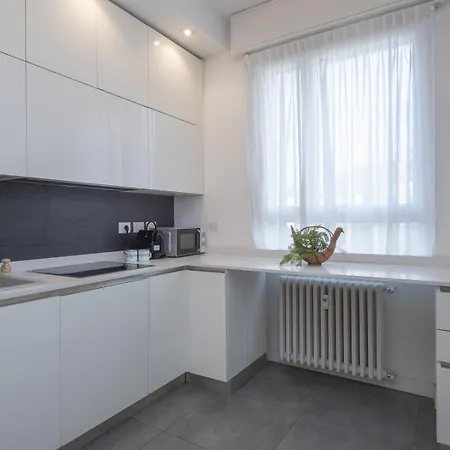 Modern 3 Bedroom With Balcony Steps From San Siro By Rentopolis Apartmán Milán