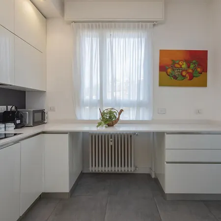 Modern 3 Bedroom With Balcony Steps From San Siro By Rentopolis * Milán