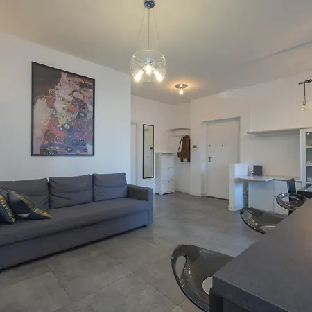 Lägenhet Modern 3 Bedroom With Balcony Steps From San Siro By Rentopolis *