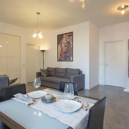 Modern 3 Bedroom With Balcony Steps From San Siro By Rentopolis Lägenhet *