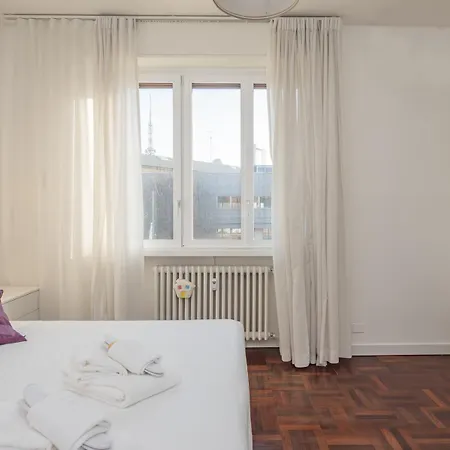 Apartmán Modern 3 Bedroom With Balcony Steps From San Siro By Rentopolis Milán