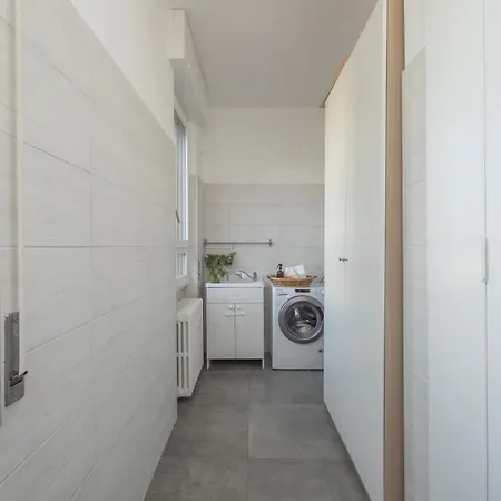 Modern 3 Bedroom With Balcony Steps From San Siro By Rentopolis Apartmán Milán