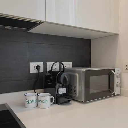 Modern 3 Bedroom With Balcony Steps From San Siro By Rentopolis * Milán