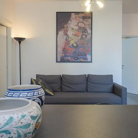 Modern 3 Bedroom With Balcony Steps From San Siro By Rentopolis Milán